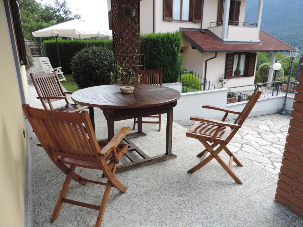 Casa Vacanza Il Glicine Casale Corte Cerro Zewnętrze zdjęcie