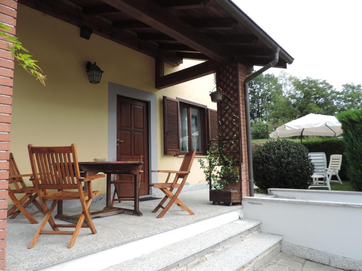 Casa Vacanza Il Glicine Casale Corte Cerro Zewnętrze zdjęcie
