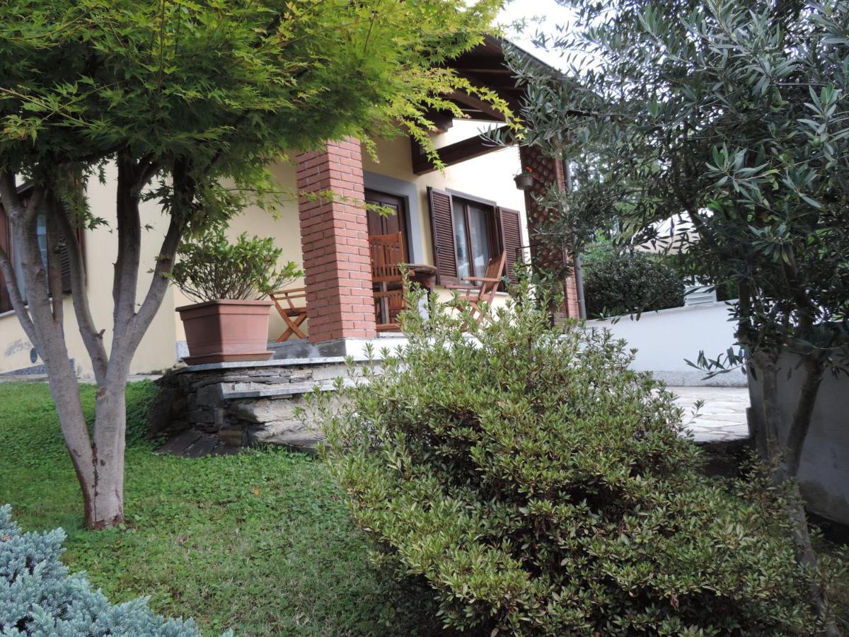 Casa Vacanza Il Glicine Casale Corte Cerro Zewnętrze zdjęcie