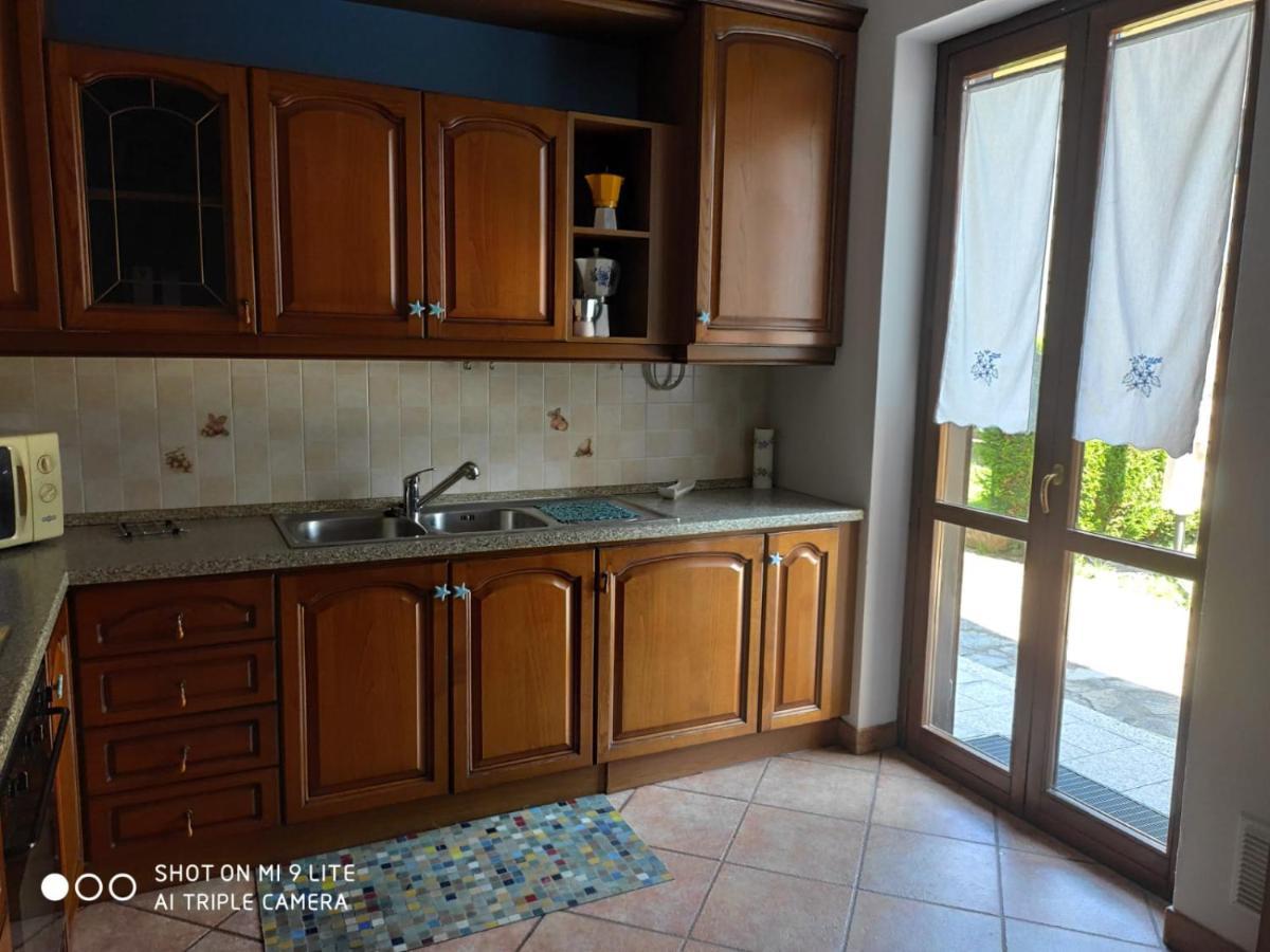 Casa Vacanza Il Glicine Casale Corte Cerro Zewnętrze zdjęcie