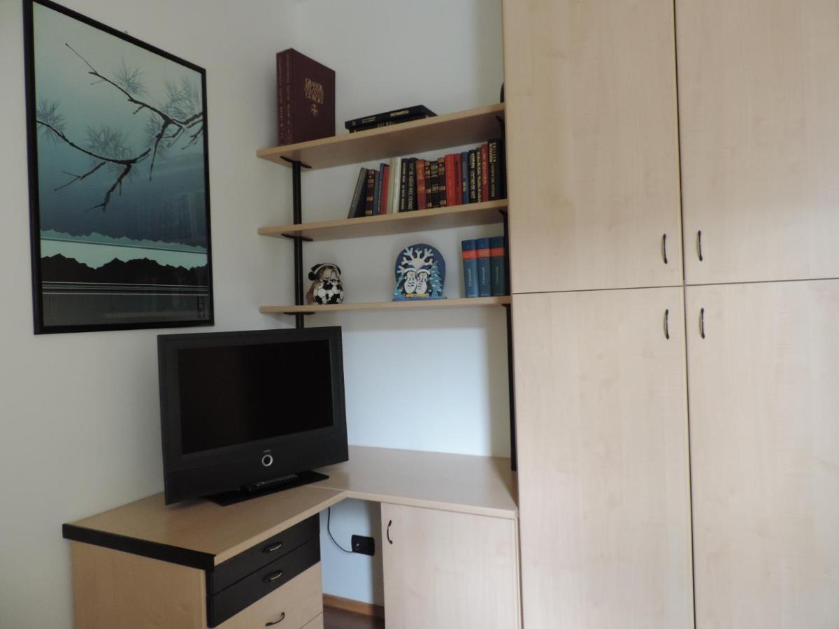Casa Vacanza Il Glicine Casale Corte Cerro Zewnętrze zdjęcie