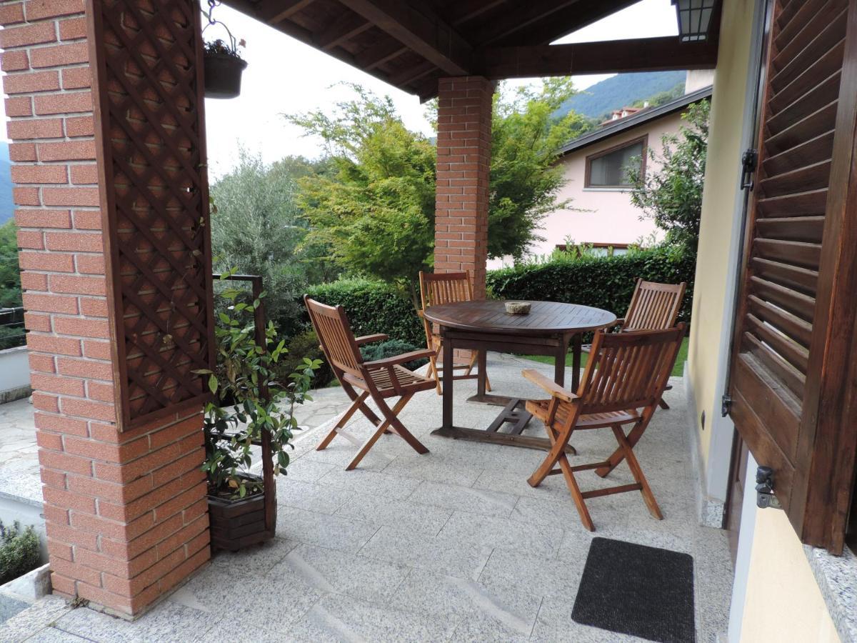 Casa Vacanza Il Glicine Casale Corte Cerro Zewnętrze zdjęcie