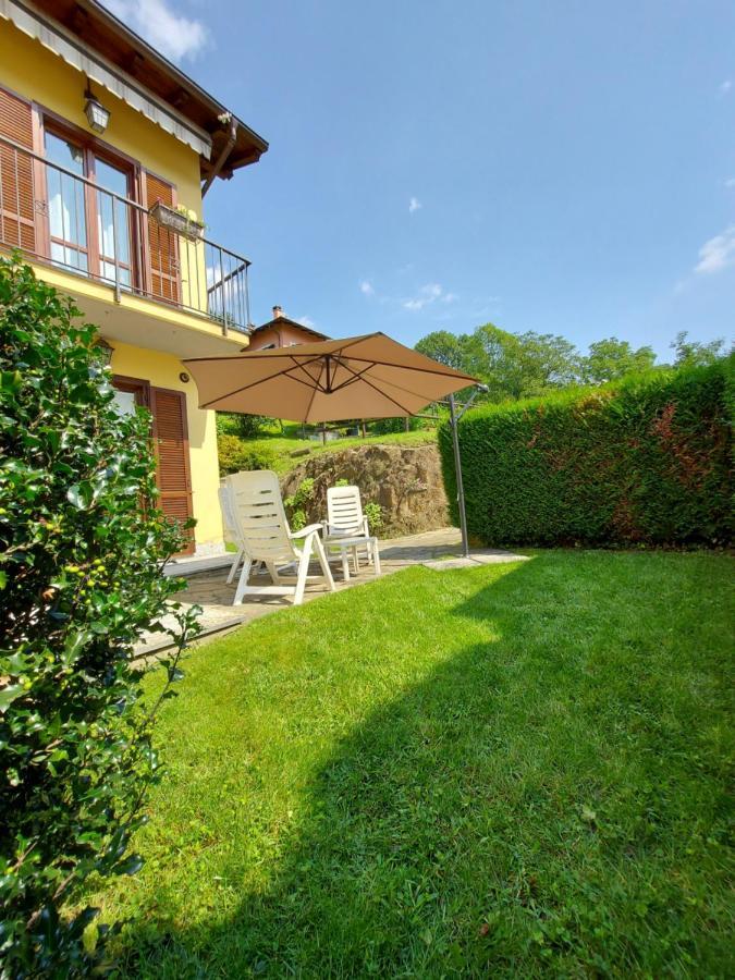 Casa Vacanza Il Glicine Casale Corte Cerro Zewnętrze zdjęcie