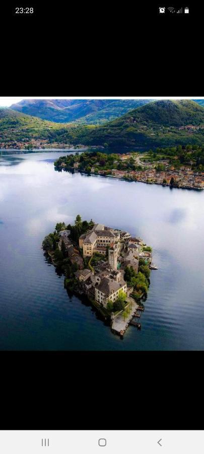 Casa Vacanza Il Glicine Casale Corte Cerro Zewnętrze zdjęcie