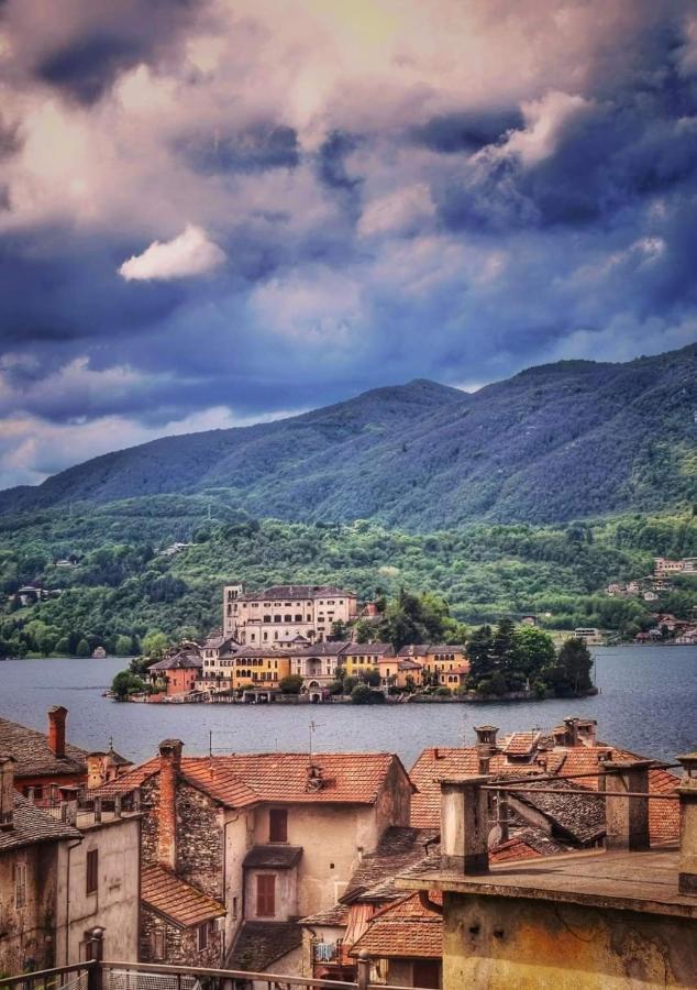 Casa Vacanza Il Glicine Casale Corte Cerro Zewnętrze zdjęcie
