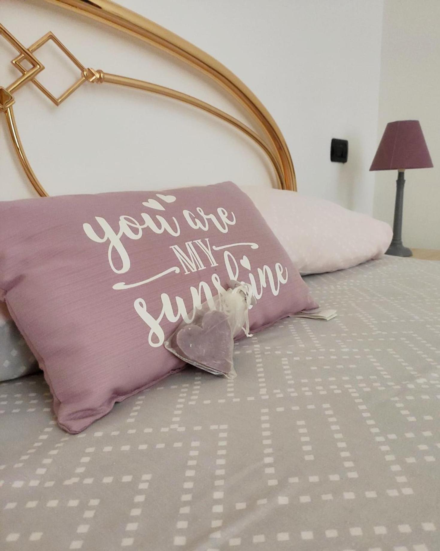 Casa Vacanza Il Glicine Casale Corte Cerro Zewnętrze zdjęcie
