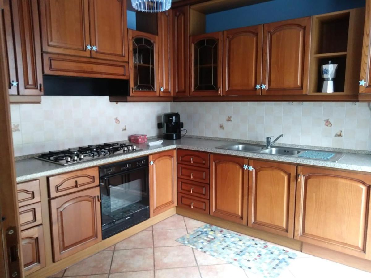Casa Vacanza Il Glicine Casale Corte Cerro Zewnętrze zdjęcie