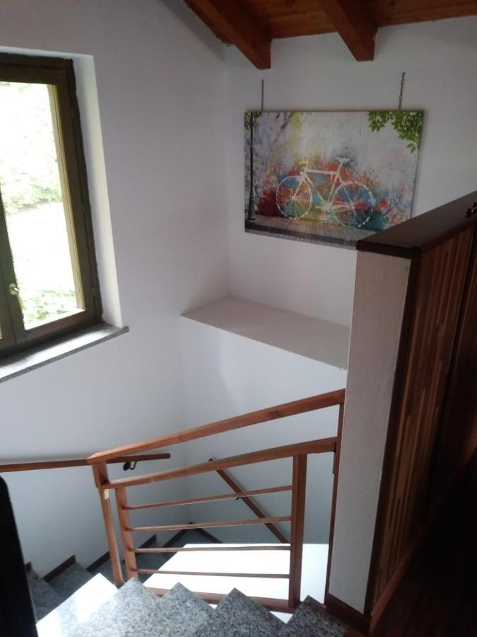 Casa Vacanza Il Glicine Casale Corte Cerro Zewnętrze zdjęcie