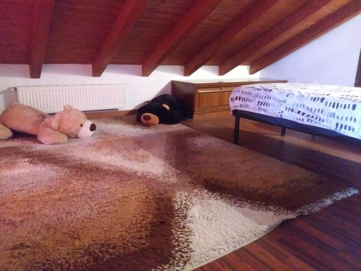 Casa Vacanza Il Glicine Casale Corte Cerro Zewnętrze zdjęcie