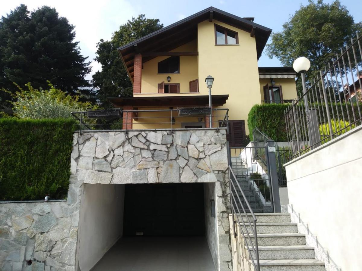 Casa Vacanza Il Glicine Casale Corte Cerro Zewnętrze zdjęcie